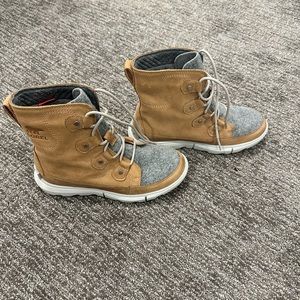 Women’s so real boots like new!!